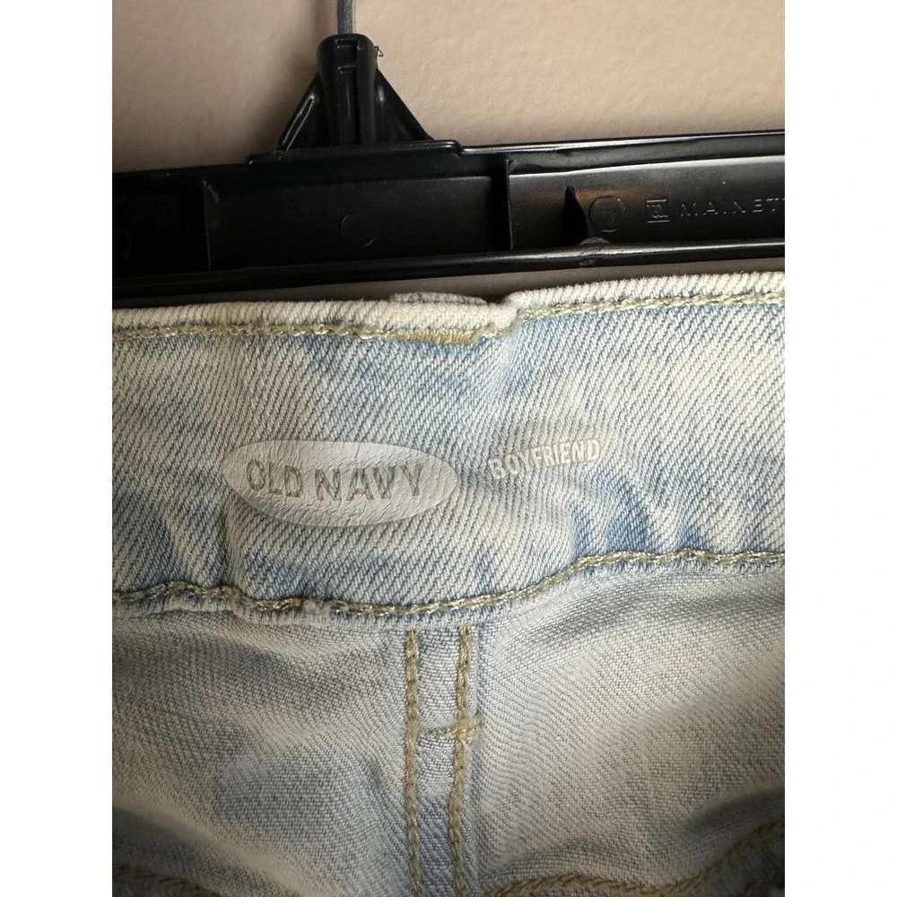 Old Navy Boyfriend Light Wash Cuffed Denim‎ Shorts Womens Size 6 Light Blue